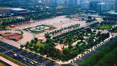 紀(jì)念性廣場景觀設(shè)計應(yīng)體現(xiàn)以人為本的原則